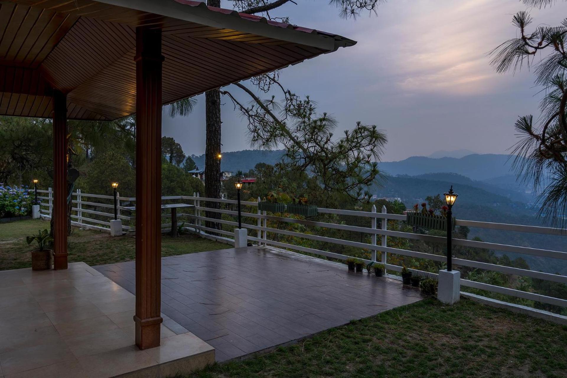 Stayvista At Bellevue With Outdoor Jacuzzi Kasauli Extérieur photo