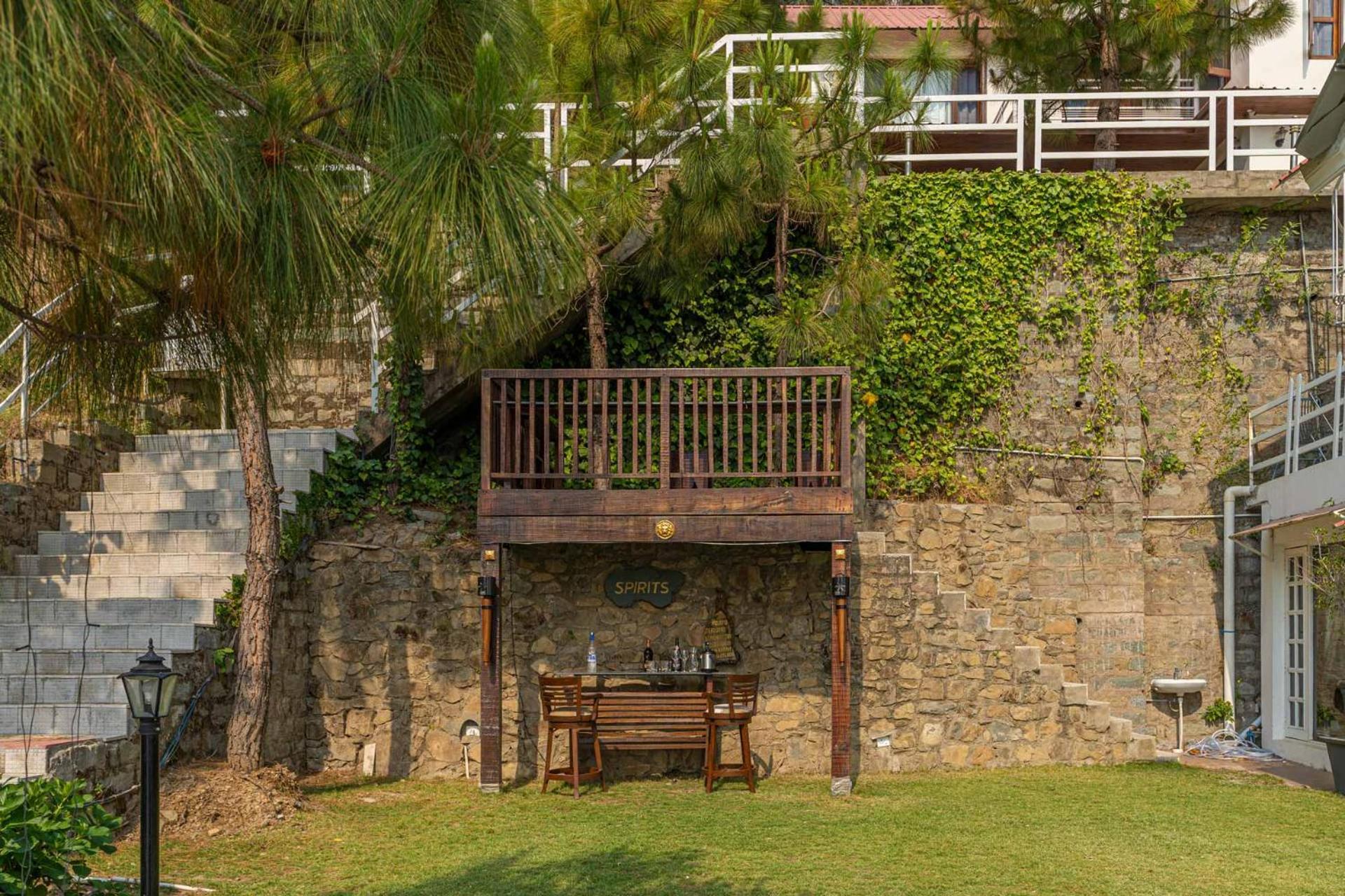 Stayvista At Bellevue With Outdoor Jacuzzi Kasauli Extérieur photo