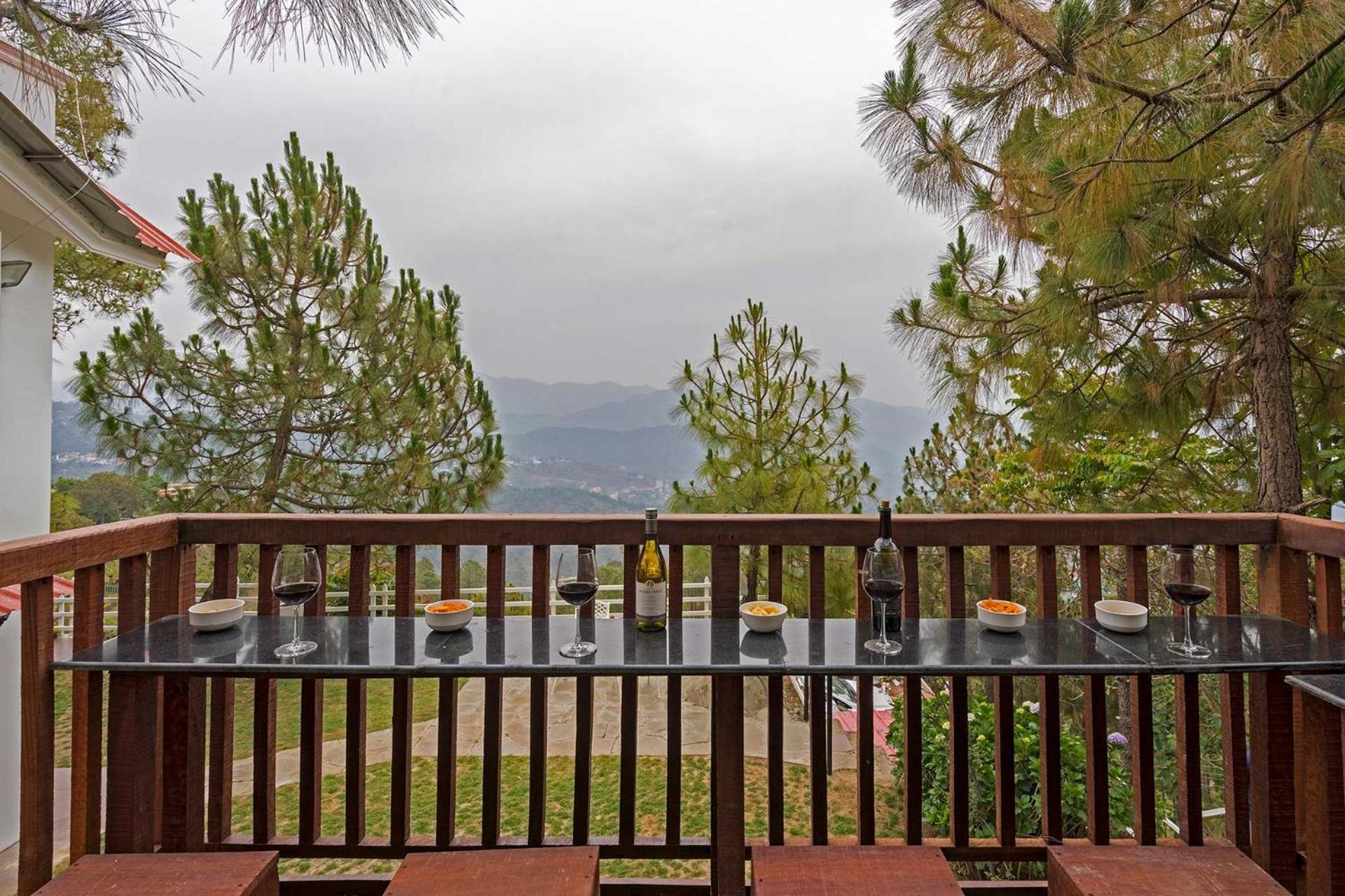 Stayvista At Bellevue With Outdoor Jacuzzi Kasauli Extérieur photo